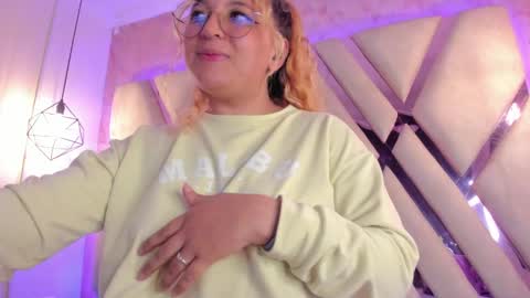 Amalia Im Back See you soon this January 7 at 10 pm Colombia time online show from 02-02-25, 08:24