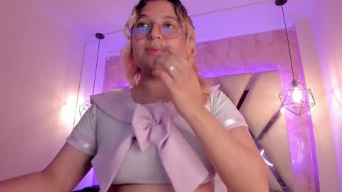 Amalia Im Back See you soon this January 7 at 10 pm Colombia time online show from 03-05-25, 02:03