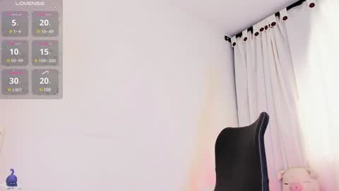 Amalia    real MIA  online show from 12-18-24, 11:24