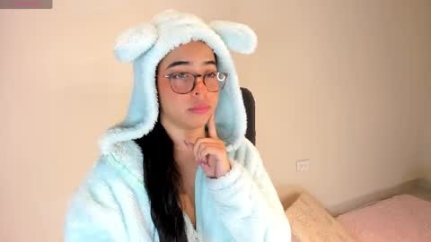 Amalia    real MIA  online show from 05-28-26, 04:43