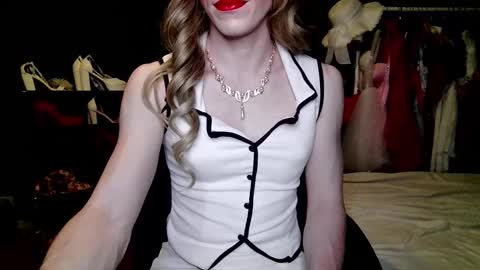 Amalie online show from 11-23-25, 07:13