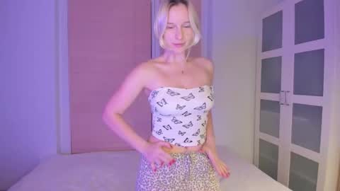 Snapshot of amanda0054 chatting on 12-15-25, 11:42 Amanda online show from 12-15-25, 11:42