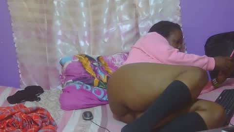 Snapshot of amanda_01_ chatting on 09-12-25, 12:11 amanda_01_ online show from 09-12-25, 12:11