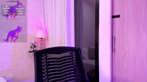 Luisa online show from 01-30-25, 01:11