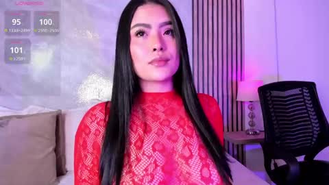 Snapshot of amanda_26 chatting on 04-28-26, 01:59 Luisa online show from 04-28-26, 01:59