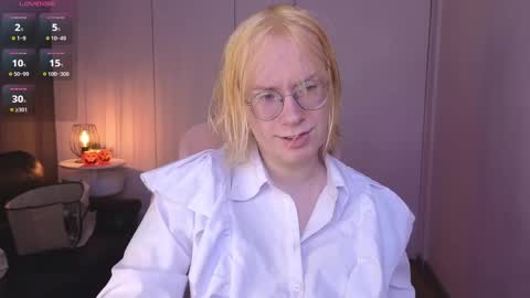 Snapshot of amanda_butlerr chatting on 05-28-26, 01:19 Hi im Amanda online show from 05-28-26, 01:19