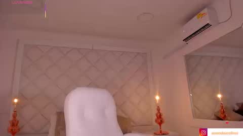 Snapshot of amanda_colin chatting on 09-10-25, 10:43 Amanda online show from 09-10-25, 10:43