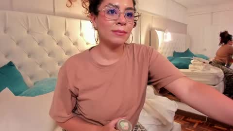 Snapshot of amanda_rios chatting on 05-27-26, 01:57 Amanda Rios online show from 05-27-26, 01:57