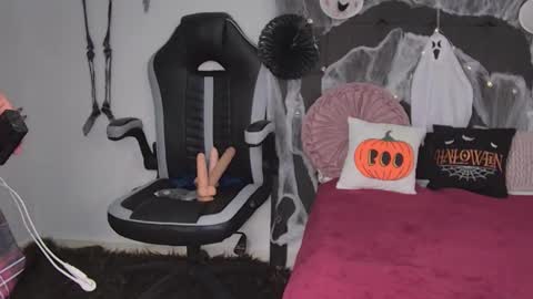 Amanda online show from 10-17-25, 02:59