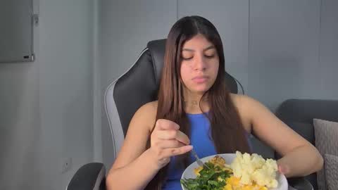 Snapshot of amandabrooks_18 chatting on 03-15-26, 03:12 Amanda online show from 03-15-26, 03:12