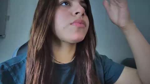 Snapshot of amandabrooks_18 chatting on 03-17-26, 02:49 Amanda online show from 03-17-26, 02:49