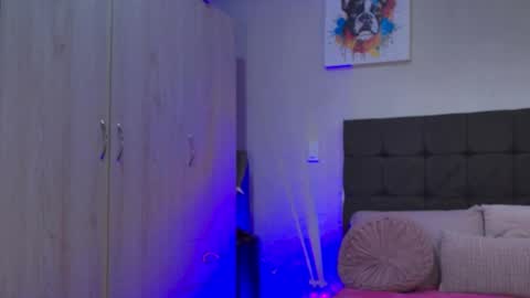 Snapshot of amandabrooks_18 chatting on 05-26-26, 02:40 Amanda online show from 05-26-26, 02:40