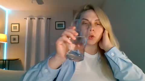 Snapshot of amandainbloom chatting on 11-14-25, 07:51 Amanda online show from 11-14-25, 07:51