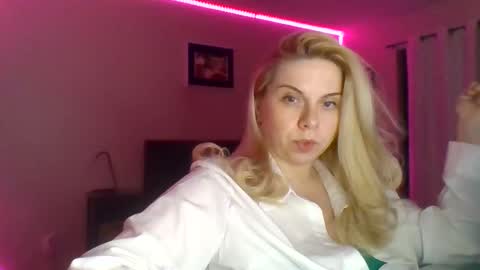 Snapshot of amandainbloom chatting on 12-02-25, 06:30 Amanda online show from 12-02-25, 06:30