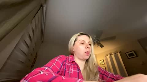 Snapshot of amandainbloom chatting on 04-08-26, 03:28 Amanda online show from 04-08-26, 03:28