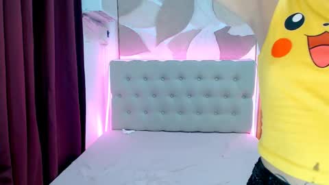 AMANDA online show from 05-17-26, 08:27