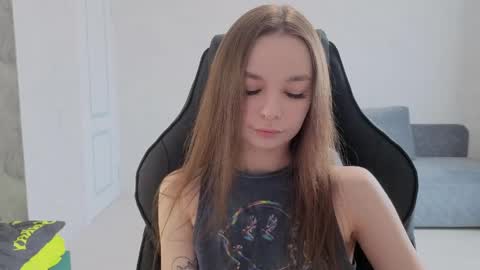 Mila online show from 05-29-26, 11:41