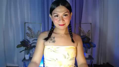 Snapshot of amara_lavelle chatting on 10-22-25, 08:36 AMARAA online show from 10-22-25, 08:36
