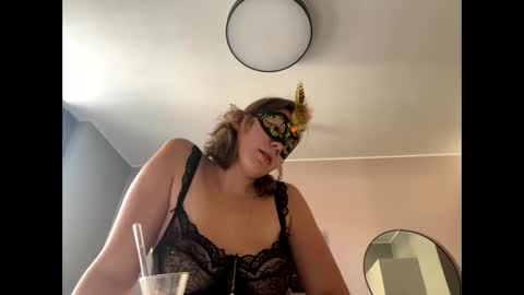 Amara Elise online show from 01-26-25, 02:30