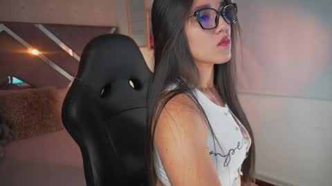 Snapshot of amaraevanss chatting on 05-29-26, 03:37 Amara Evans online show from 05-29-26, 03:37