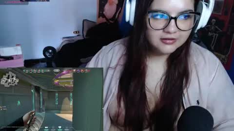 Snapshot of amaralof chatting on 05-18-26, 07:09 amaralof online show from 05-18-26, 07:09