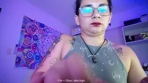 Snapshot of amarantha666 chatting on 10-18-25, 12:02 Susan online show from 10-18-25, 12:02