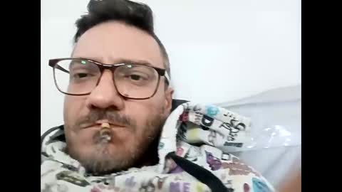 Snapshot of amaras5 chatting on 11-10-25, 12:42 amaras5 online show from 11-10-25, 12:42