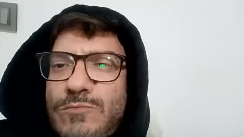 Snapshot of amaras5 chatting on 11-19-25, 01:27 amaras5 online show from 11-19-25, 01:27