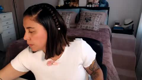 Mila  online show from 06-11-26, 05:33