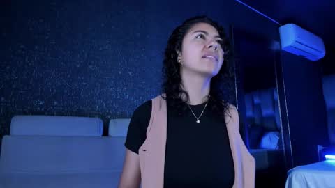 Emily online show from 03-11-26, 10:43