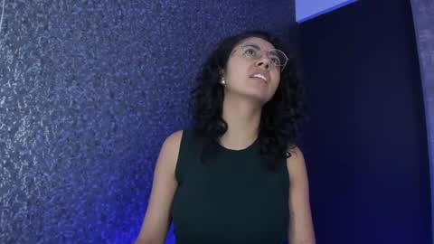 Snapshot of amarettho chatting on 05-11-26, 02:45 Emily online show from 05-11-26, 02:45