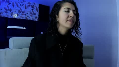 Snapshot of amarettho chatting on 05-27-26, 11:29 Emily online show from 05-27-26, 11:29