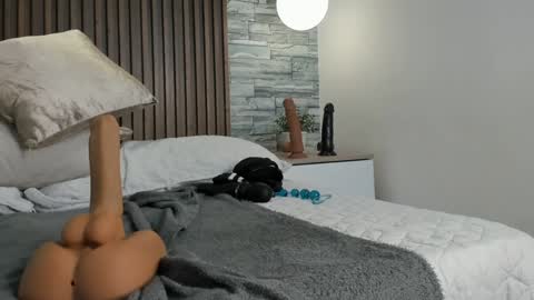 AMATISTA online show from 01-15-25, 01:02