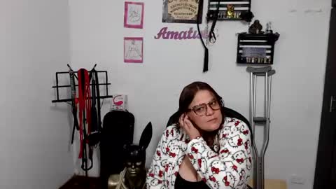 victoria online show from 06-12-26, 04:22