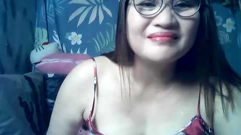 Snapshot of amazing_angel22 chatting on 05-22-26, 04:01 amazing angel online show from 05-22-26, 04:01