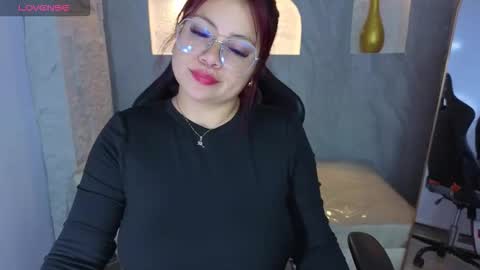 Snapshot of ambar72_b chatting on 11-01-25, 01:02 LIVE 0730AM-0200PM online show from 11-01-25, 01:02