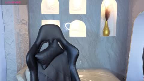 Snapshot of ambar72_b chatting on 11-13-25, 12:59 LIVE 0730AM-0200PM online show from 11-13-25, 12:59