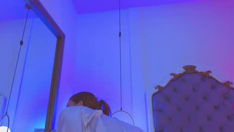 Sara online show from 10-19-25, 03:01