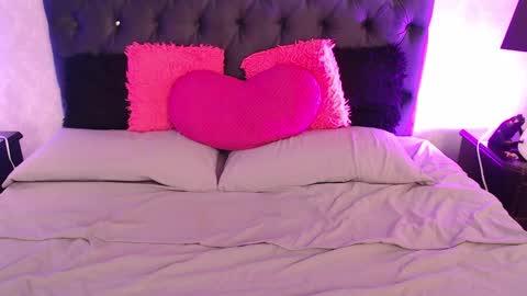 Snapshot of ambar_jonesx chatting on 02-25-25, 09:20 Ambar Jones online show from 02-25-25, 09:20