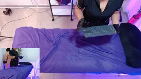 Snapshot of ambar_jonesx chatting on 09-24-25, 12:52 Ambar Jones online show from 09-24-25, 12:52