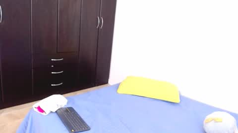 Snapshot of ambel_rose chatting on 11-16-25, 06:46 ambel_rose online show from 11-16-25, 06:46