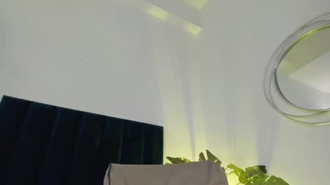 Amber Davis online show from 12-20-24, 09:28