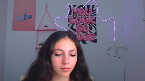 Snapshot of amber__r chatting on 06-25-26, 05:45 Amber online show from 06-25-26, 05:45
