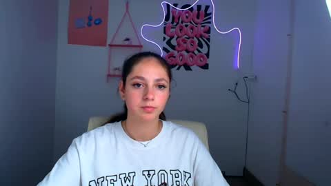 Snapshot of amber__r chatting on 06-30-26, 11:11 Amber online show from 06-30-26, 11:11