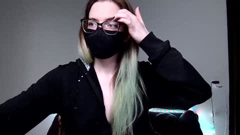 Amber non-nude model online show from 12-12-24, 11:47