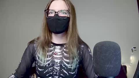 Amber non-nude model online show from 11-20-25, 09:47