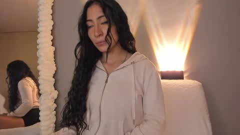 amber_curly online show from 01-08-25, 10:37