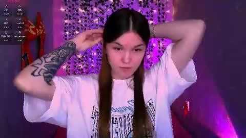 Snapshot of amber_rogersss chatting on 07-21-26, 06:05 Amber online show from 07-21-26, 06:05