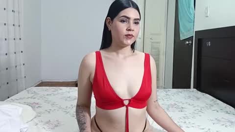 Snapshot of amber_soe chatting on 10-26-25, 12:05 Amber online show from 10-26-25, 12:05