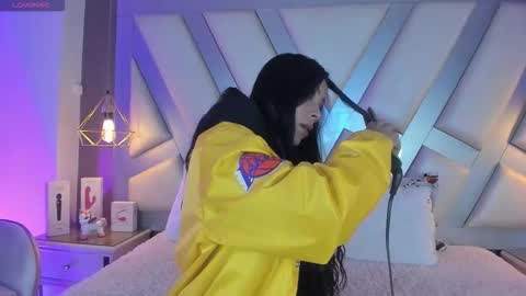 Tell me Amber online show from 12-17-25, 05:46